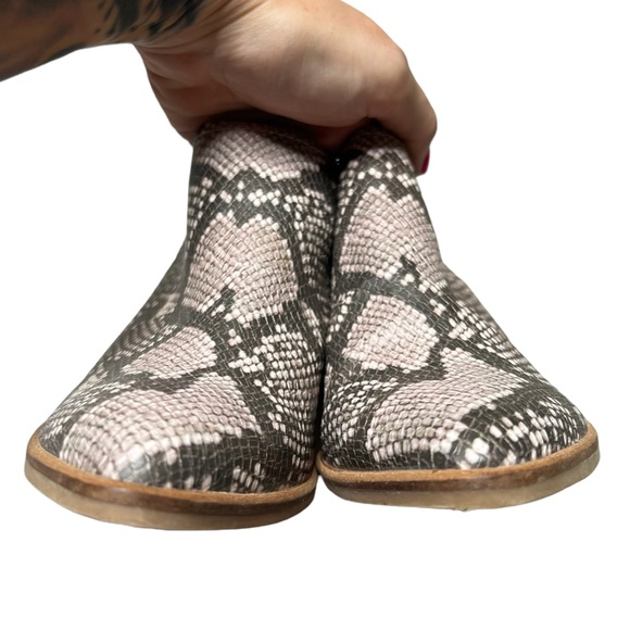 Dolce Vita Roya Raven snake skin python mule size 7.5 slip on - Picture 5 of 10